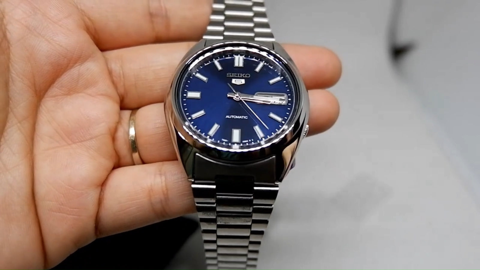 Seiko 5 Automatic Blue Dial Stainless Steel Band Case 38 Mm SNXS77K1 Men'S Watch